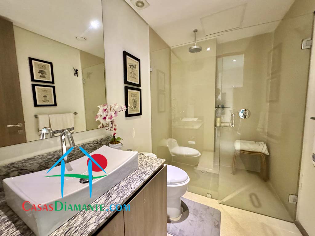 La Isla Java E4 - Baño completo 1